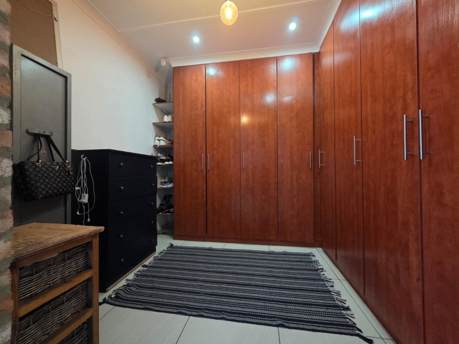 4 Bedroom Property for Sale in Van Der Hoff Park North West